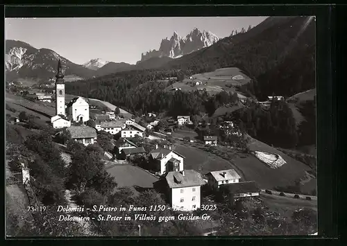 AK St. Peter i. Villnöss, Totalansicht mit Kirche