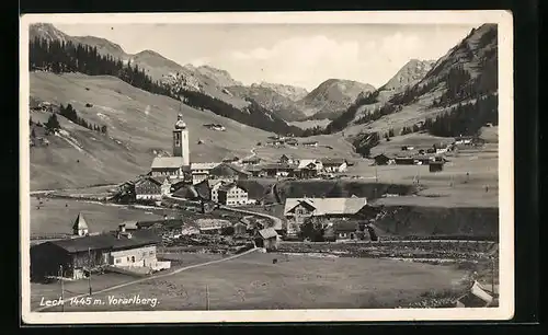 AK Lech, Ortsansicht mit Bergpanorama