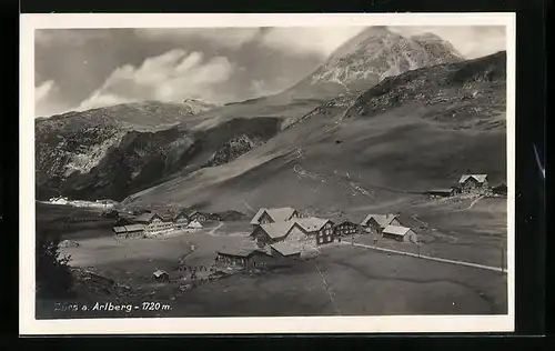 AK Zürs a. Arlberg, Ortsansicht aus der Vogelschau