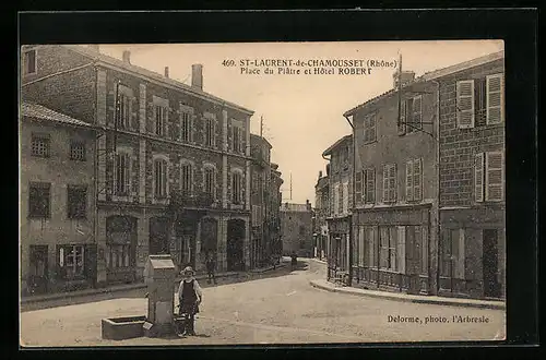 AK Saint-Laurent-de-Chamousset, Place du Platre et Hotel Robert