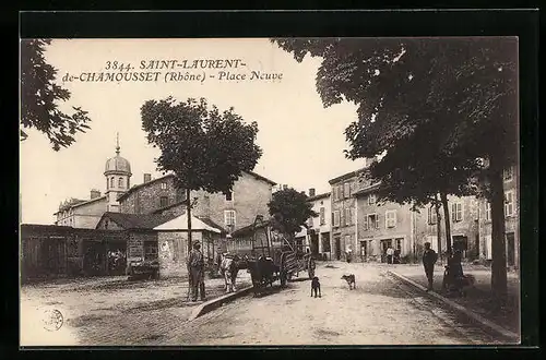 AK Saint-Laurent-de-Chamousset, Place Neuve