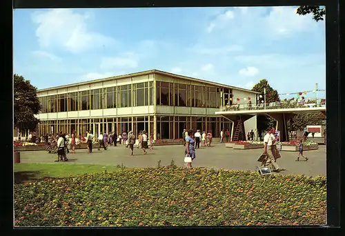 AK Erfurt, Iga, Vor der Zentralgaststätte, Ausstellung