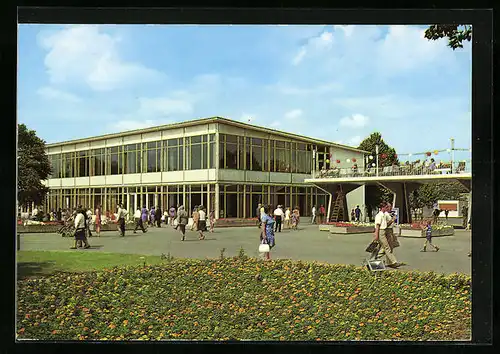 AK Erfurt, 1. Internationale Gartenbauausstellung der sozialistischen Staaten 1961 - Vor der Zentralgaststätte