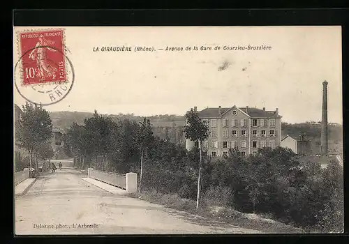 AK La Giraudière, Avenue de la Gare de Courzieu-Brussière