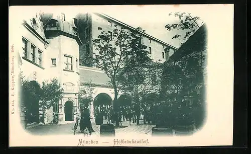 AK München, Hof im Münchner Hofbräuhaus