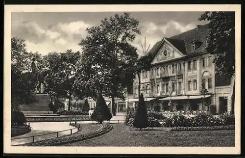 AK Weimar, Hotel Fürstenhof - Russischer Hof mit Grünanlagen