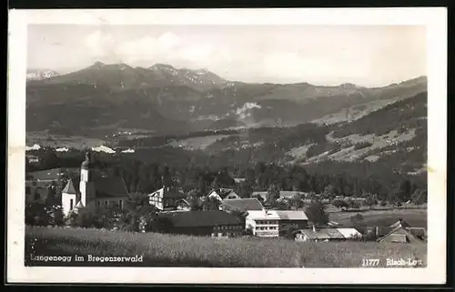 AK Langenegg im Bregenzerwald, Ortsansicht mit Bergpanorama