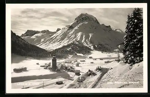 AK Lech a. A., Ortsansicht im Winter mit Bergmassiv