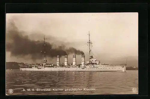 AK Kleiner geschützter Kreuzer SMS Stralsund gibt Volldampf