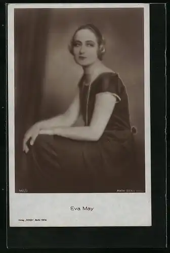 AK Schauspielerin Eva May im Kleid und eleganter Frisur