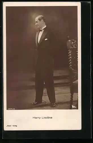 AK Schauspieler Harry Liedtke im Anzug mit Fliege