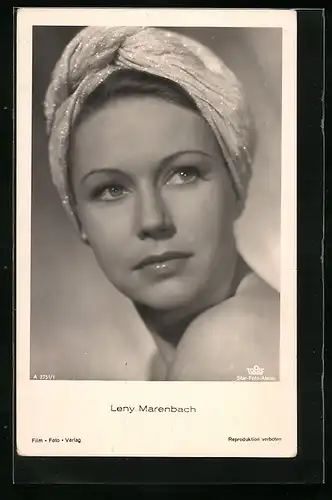 AK Schauspielerin Leny Marenbach mit edler Kopfbedeckung