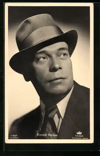 AK Schauspieler Ewald Balser mit Anzug und Hut