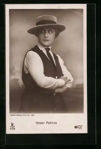 AK Schauspielerin Henny Porten mit Hut
