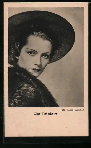 AK Schauspielerin Olga Tschechowa mit Pelz und Hut