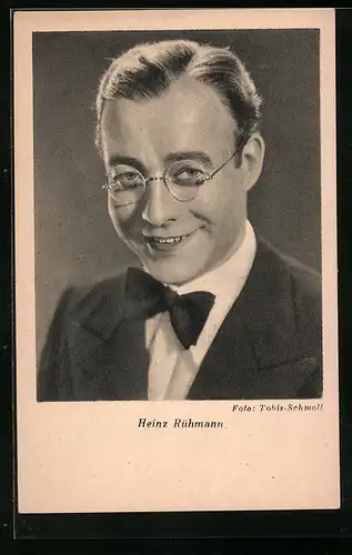 AK Schauspieler Heinz Rühmann mit Nickelbrille