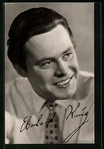 AK Schauspieler Eberhard Krug in Hemd und Krawatte