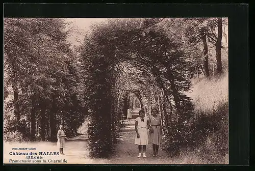 AK Les Halles, le Chateau, Promenade sius la Charmille