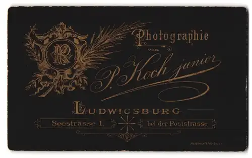 Fotografie P. Koch junior, Ludwigsburg, Seestr. 1, Monogramm des Fotografen mit Verzierung