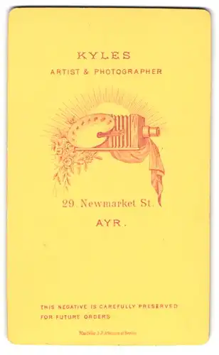 Fotografie Kyles, Ayr, 29 Newmarket St., Plattenkamera mit Farbpalette vor Sonnenaufgang