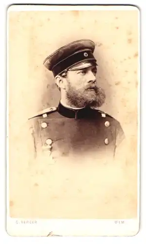 Fotografie C. Berger, Ulm, Portrait Chauvauleger in Uniform mit Eisernes Kreuz 1870, Vollbart