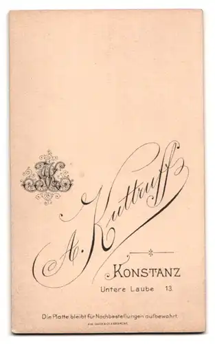 Fotografie A. Kuttruff, Konstanz, Portrait Herr im Anzug mit Ordenspange und Gefechtsspange 1866