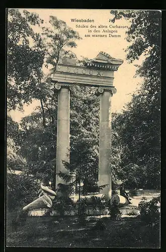 AK Wiesbaden, Säulen des alten Curhauses in den Anlagen am warmen Damm
