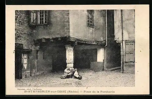 AK Saint-Symphorien-sur-Coise, Place de la Porcherie