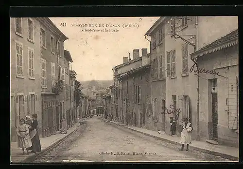 AK Saint-Symphorien-d`Ozon, Grande`rue et la Poste