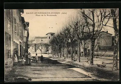 AK Saint-Symphorien-d`Ozon, Place de la Promenade