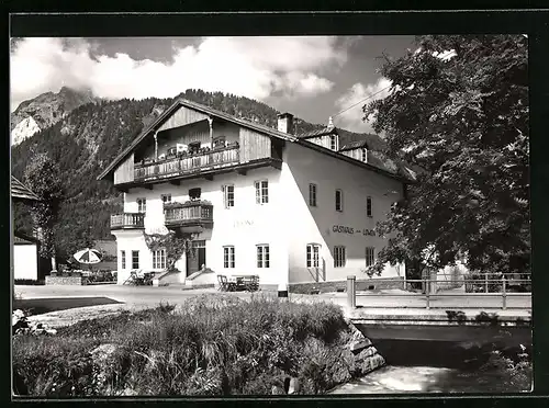 AK Moos in Sexten, Gasthof Löwen mit Strasse