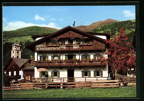 AK Moos in Sexten, Garni Kramerhof mit Blick auf Kirche