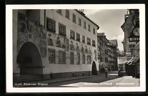 AK Feldkirch, Strasse Schmidgasse mit Geschäften und Rathaus