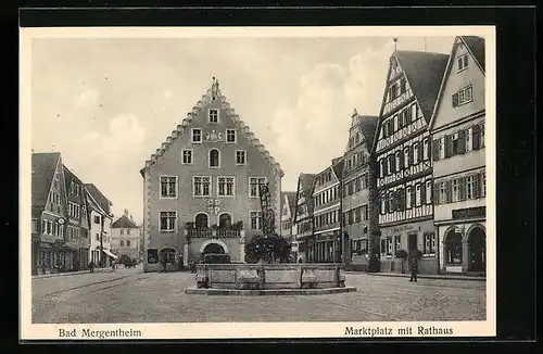 AK Bad-Mergentheim, Marktplatz mit Geschäften, Rathaus und Brunnen