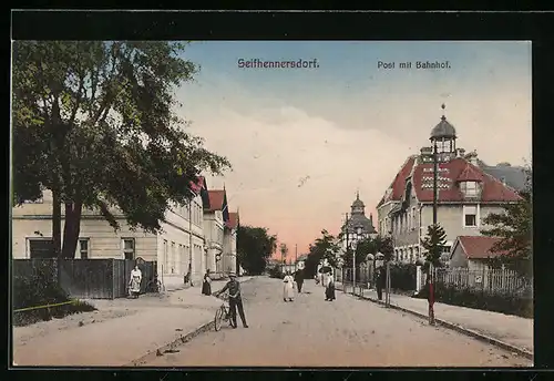 AK Seifhennersdorf, Strassenpartie mit Post und Bahnhof