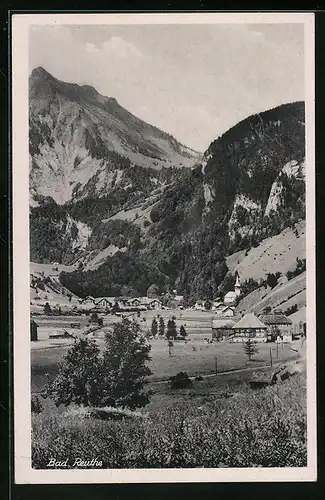 AK Bad Reuthe, Ortspartie mit Berge im Hintergrund