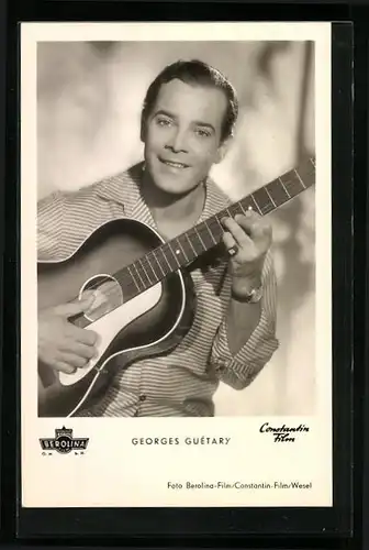 AK Schauspieler Georges Guétary mit Gitarre in der Hand