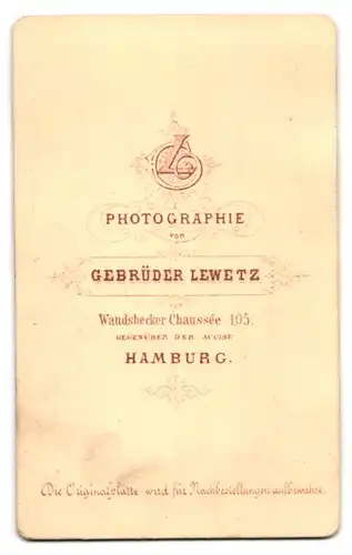 Fotografie Gebrüder Lewetz, Hamburg, Wandsbecker Chaussee 105, kleines blondes Mädchen im hübschen Kleid