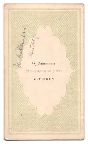 Fotografie G. Zimmerli, Zofingen, gutbürgerlicher Herr mit auffälligem Bart und Fliege