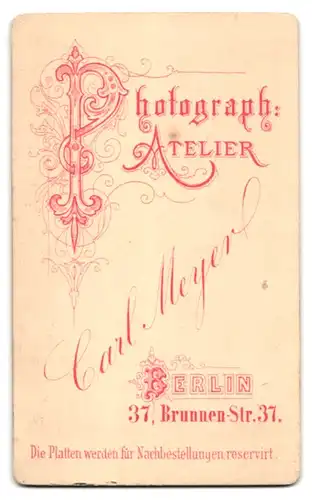 Fotografie Carl Meyer, Berlin, Herr mit Halbglatze und buschiger Schifferkrause