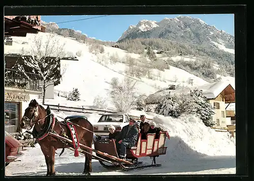 AK San Vigil in Enneberg, Ortspartie im Winter mit Pferdeschlitten