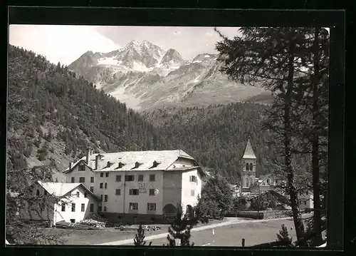 AK Sulden, Hotel Eller mit Strasse, Kirche und Ortler