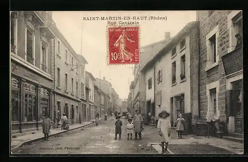 AK Saint-Martin-en-Haut, Rue Centrale