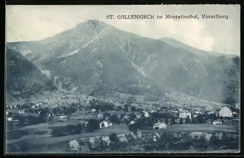 AK St. Gallenkirch im Montafon, Gesamtansicht mit Berglandschaft