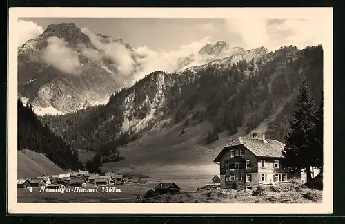 AK Nenzinger-Himmel, Ortspartie mit Bergen