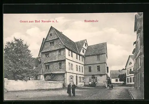 AK Bad Nassau a. L., Realschule mit Strasse und Gasthaus Hubertussaal