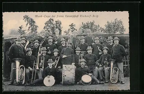 AK Berlin-Rixdorf-Britz, Musik-Corps der freien Turnerschaft mit Trommel und Trompeten