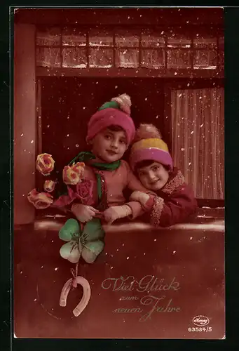 AK Viel Glück zum neuen Jahre, Kinder mit Kleeblatt und Hufeisen