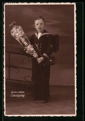 Foto-AK Junge im Matrosenanzug mit Zuckertüte zum Schulanfang, Mein erster Schulgang