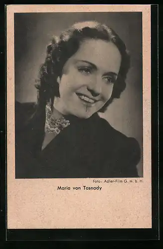 AK Schauspielerin Maria von Tasnady mit sympathischem Lächeln